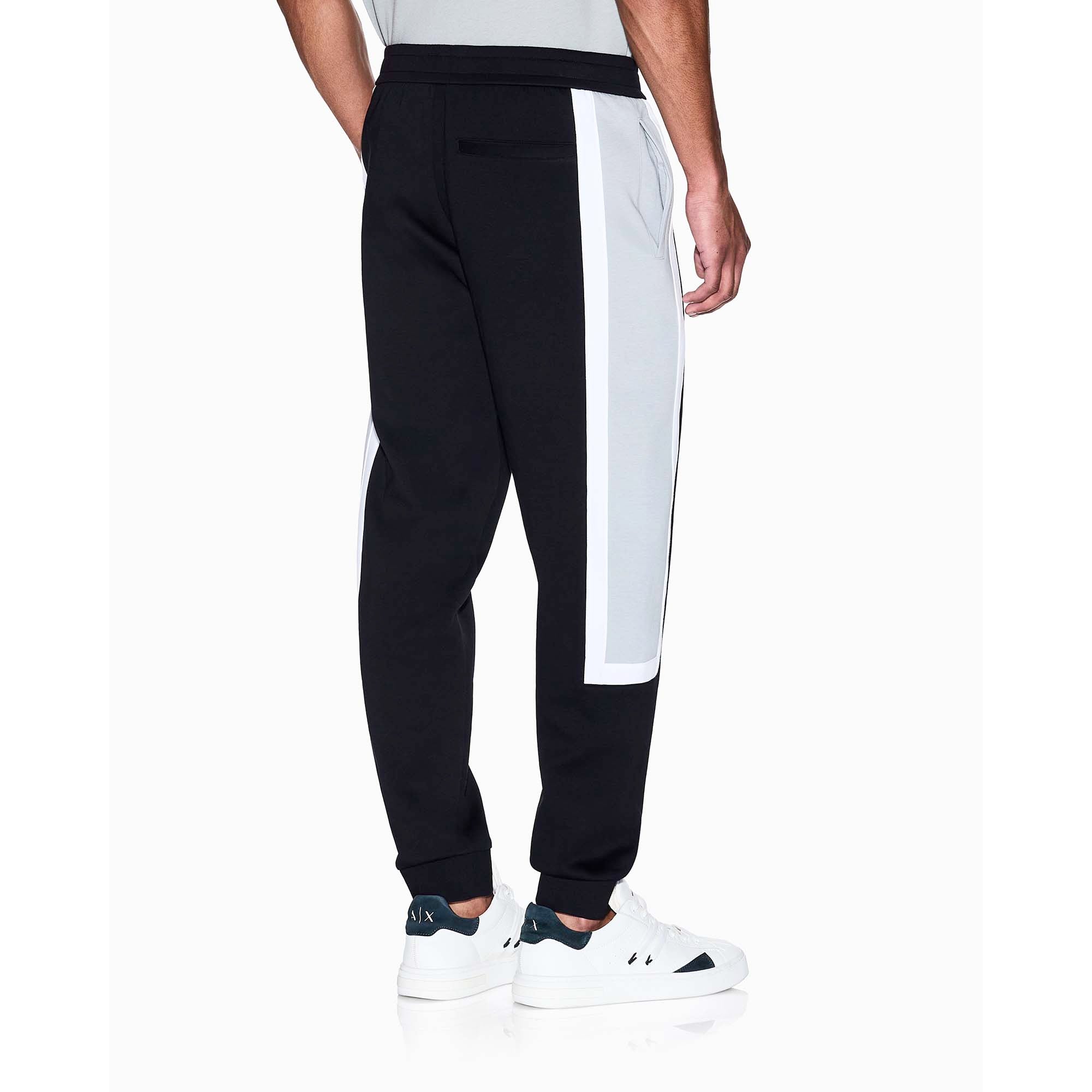 SHORTS_XM000521AF13047_UC001_Image_3