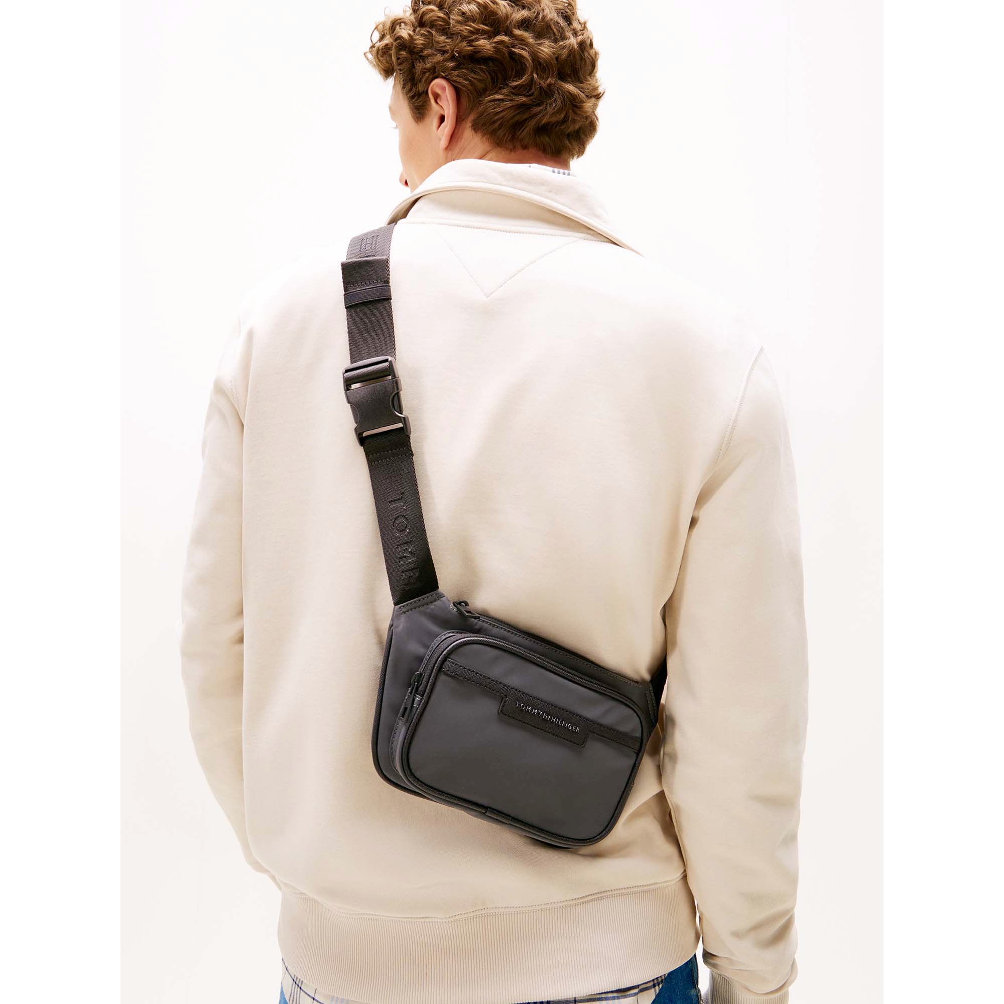TH_REPREVE_BUMBAG_AM0AM13467_PSM_Image_5