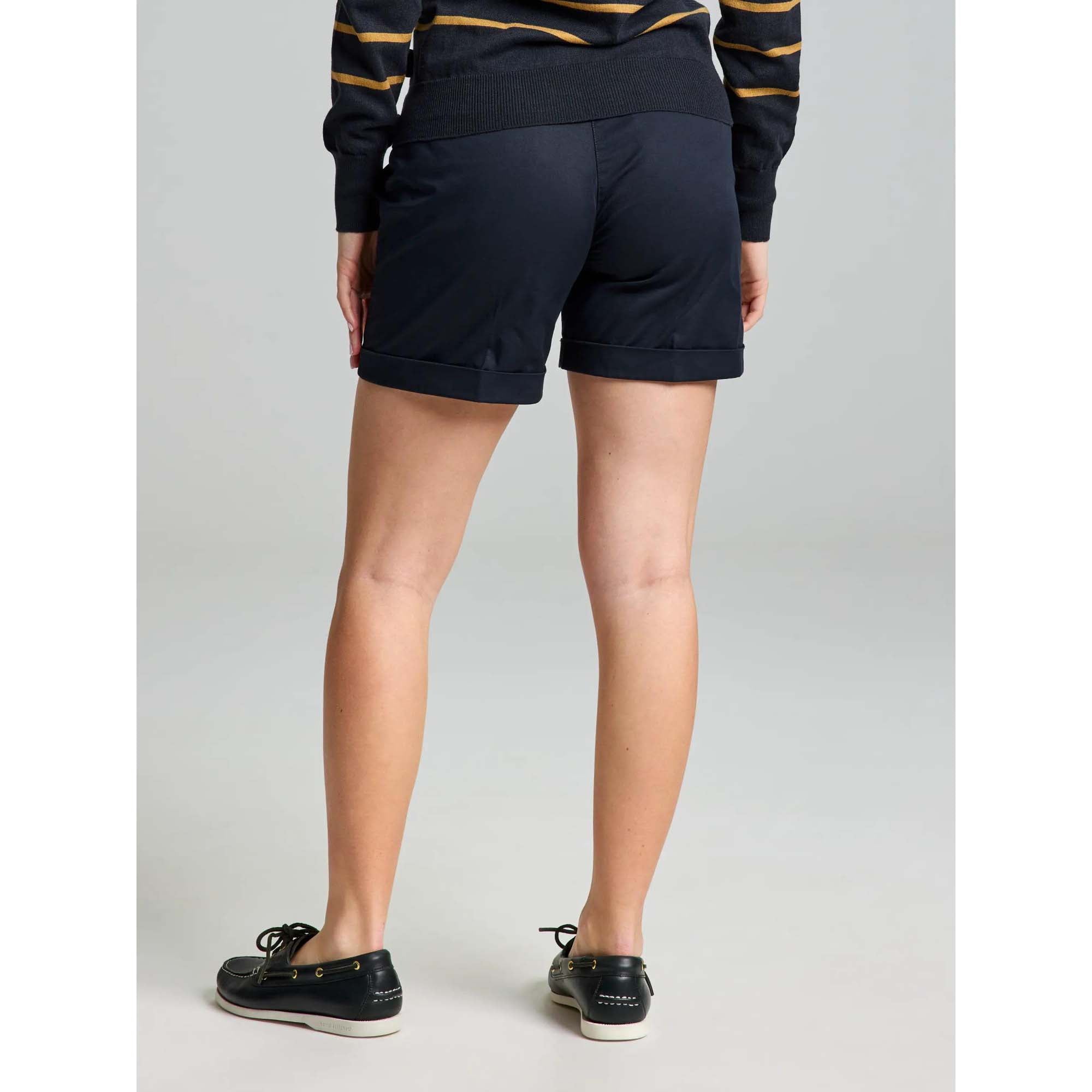 DECK_WS_LGT_CHINO_SHORT_A940003S00_W13_Image_2