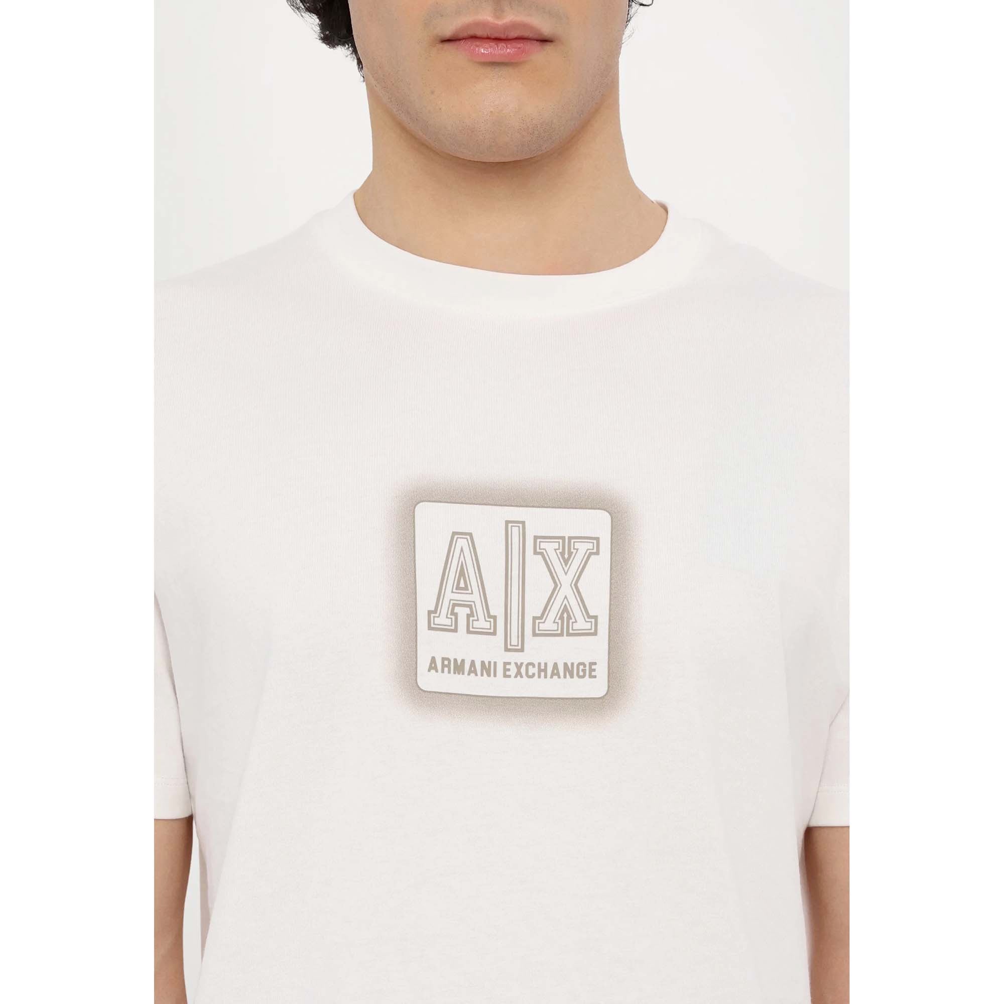 T-SHIRT_XM000545AF10361_U0009_Image_5