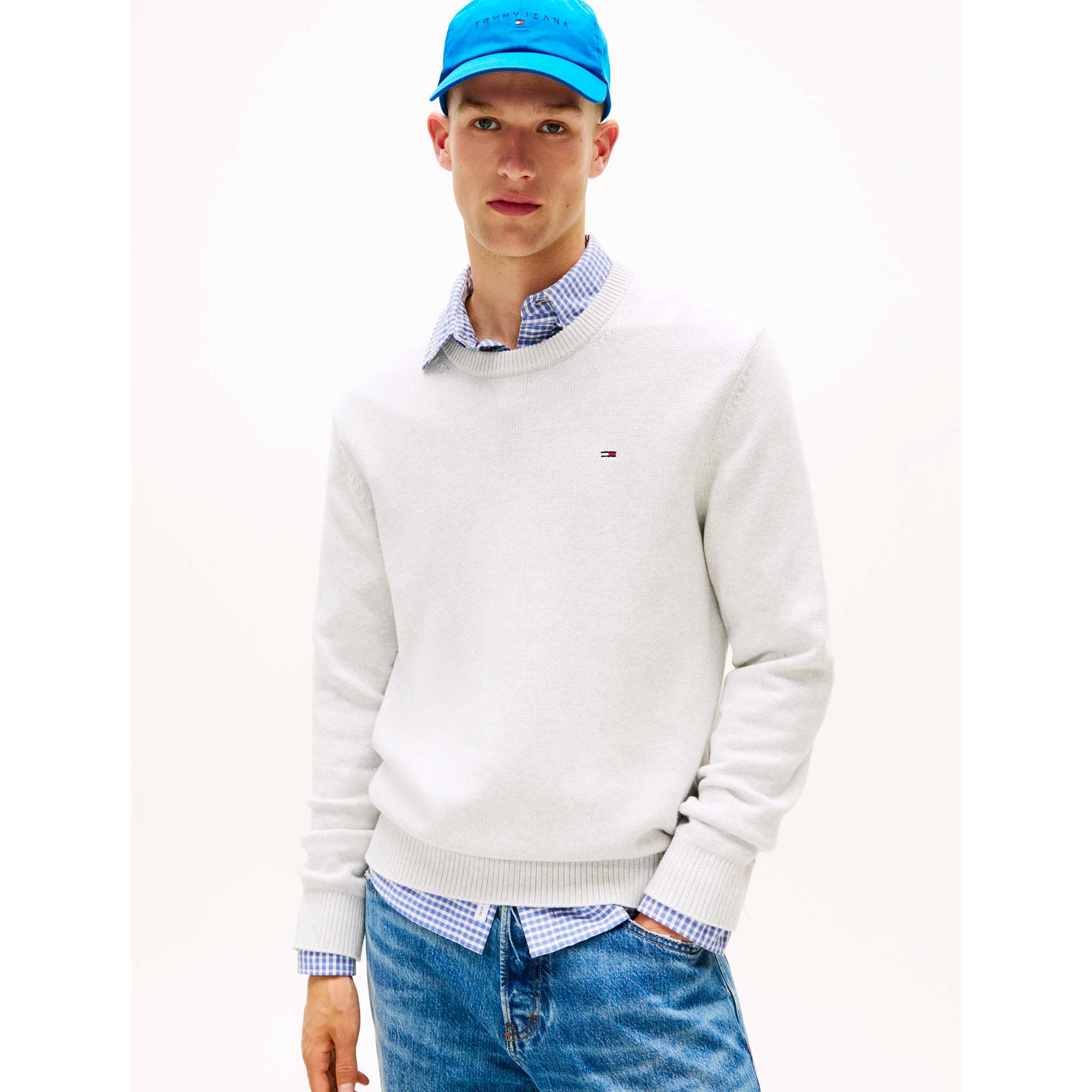 TJM_SLIM_ESS_SWEATER_DM0DM21787_P09_Image_2