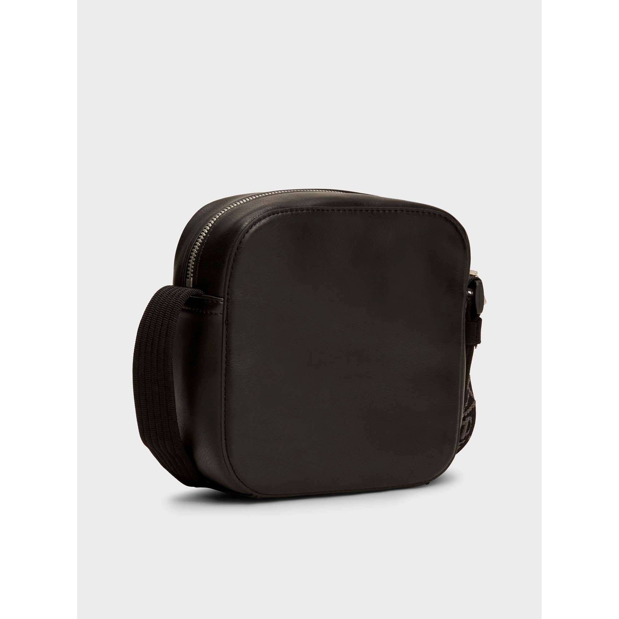 ULTRALIGHT_SQ_CAMERA_BAG18_PU_K50K511788_BEH_Image_2